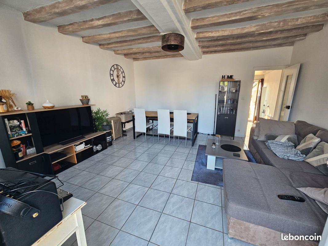 Maison à louer, 70m², Baugé