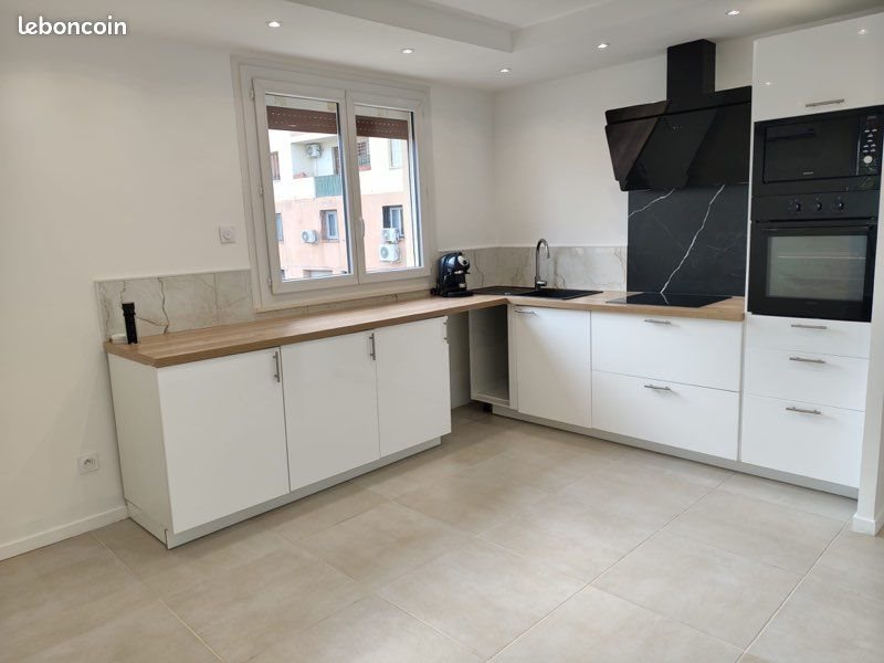 Appartement à louer, 95m², Bastia