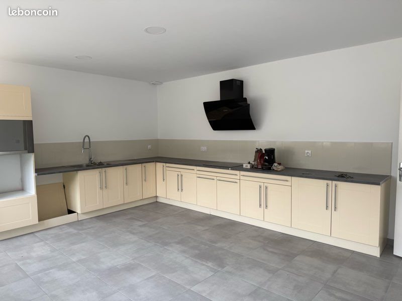Maison à louer, 160m², Neuvilly