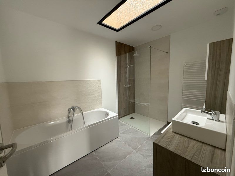 Maison à louer, 160m², Neuvilly