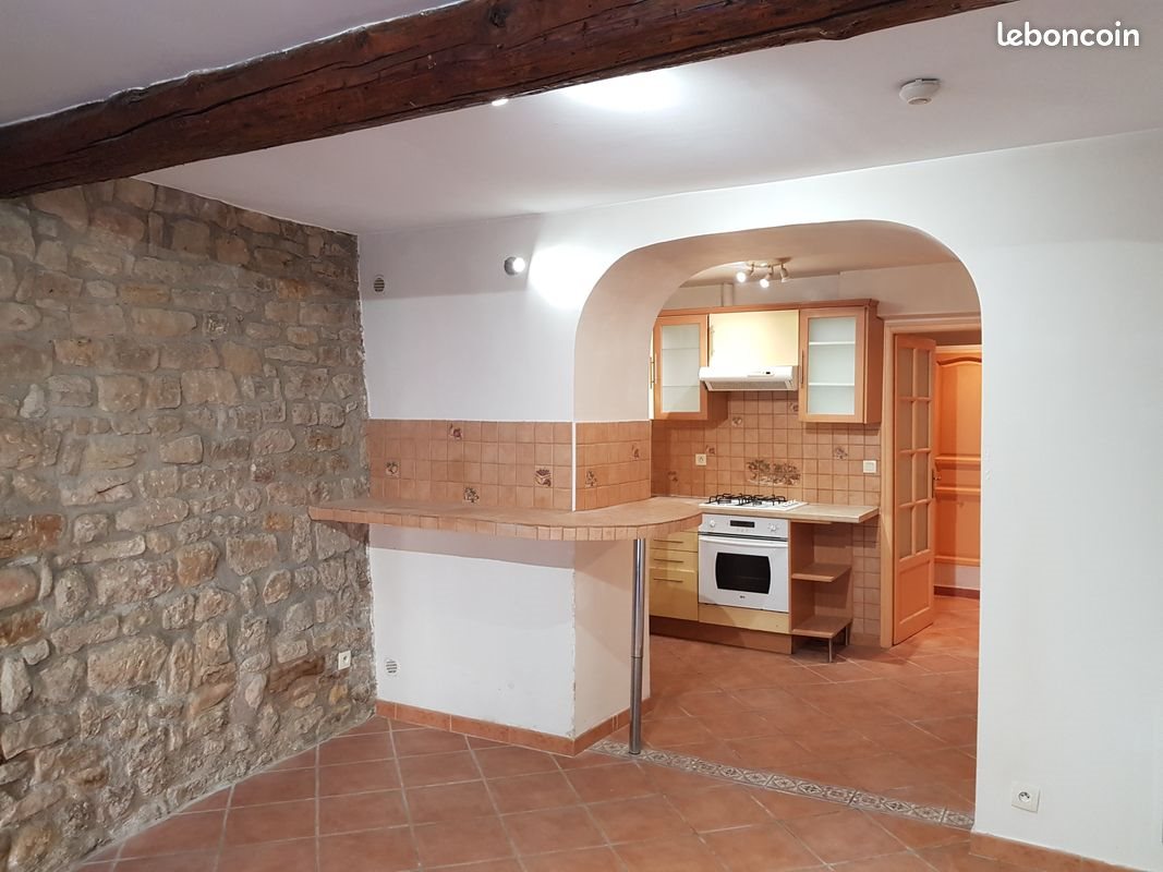 Appartement à louer, 39m², Trets