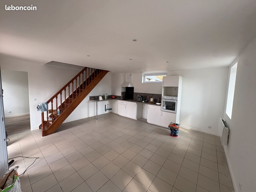 Maison à louer, 70m², Roncey