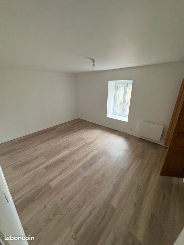 Maison à louer, 70m², Roncey