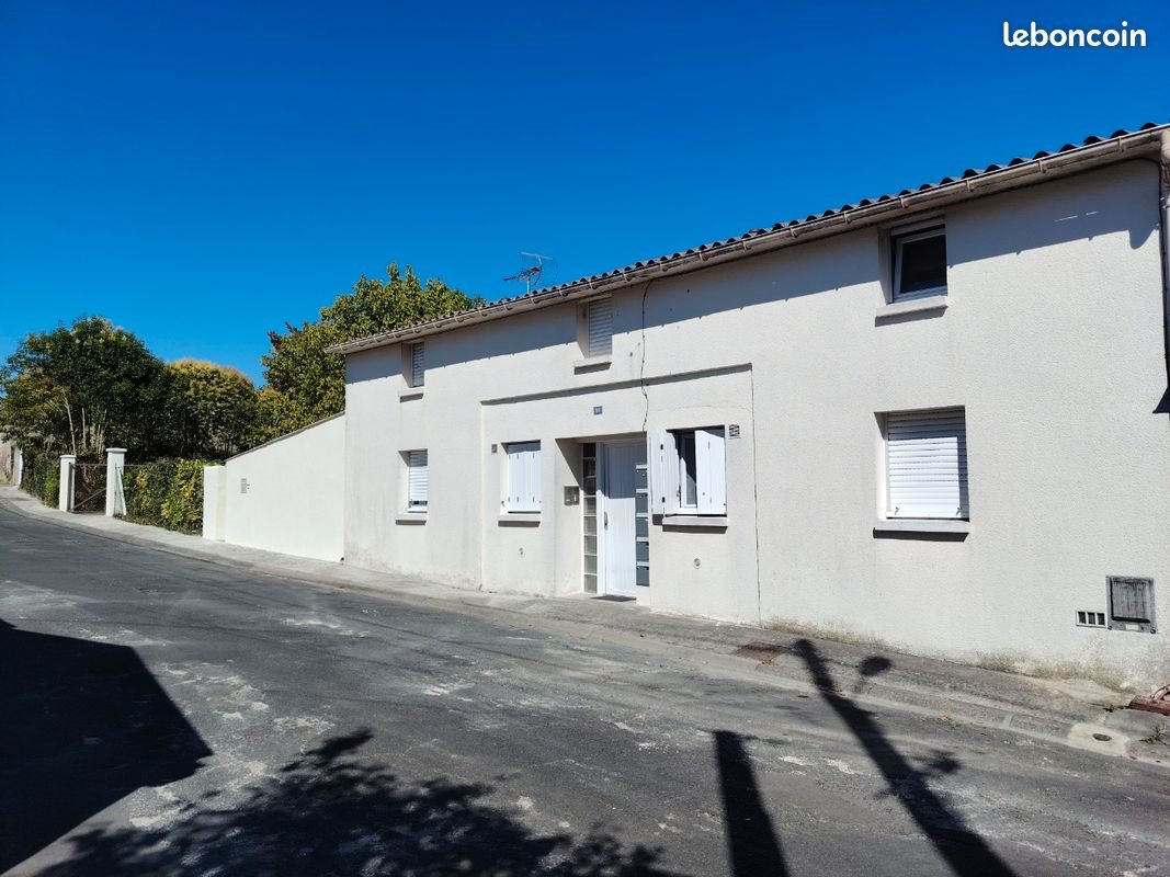 Appartement à louer, 25m², Saint-Jean-d'Angély
