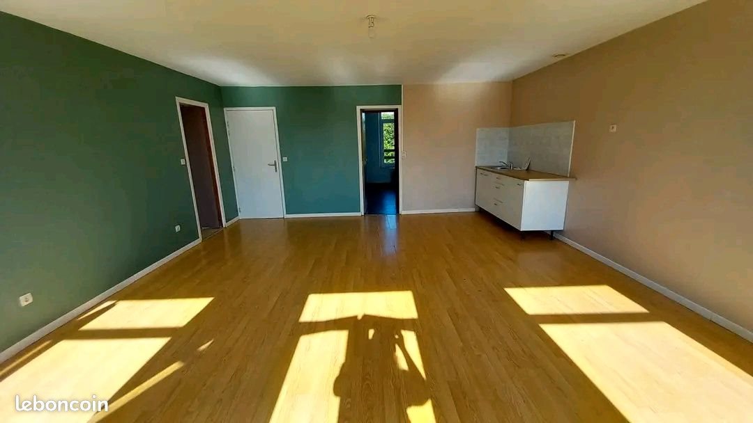 Appartement à louer, 75m², Etroeungt