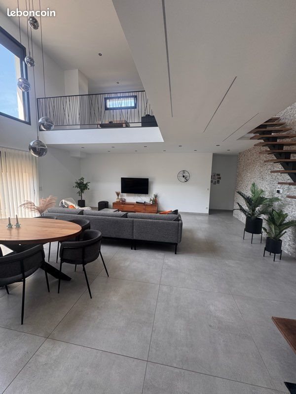 Maison à vendre, 180m², Izernore