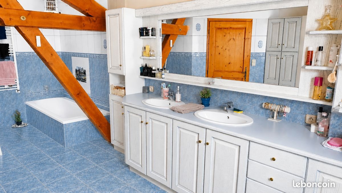Appartement à louer, 211m², Vougy