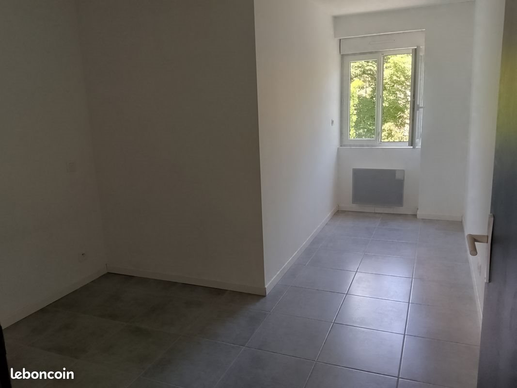 Appartement à louer, 54m², Réalmont