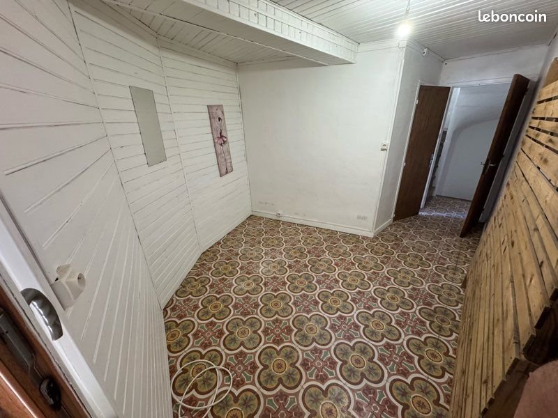 Maison à louer, 56m², Péret