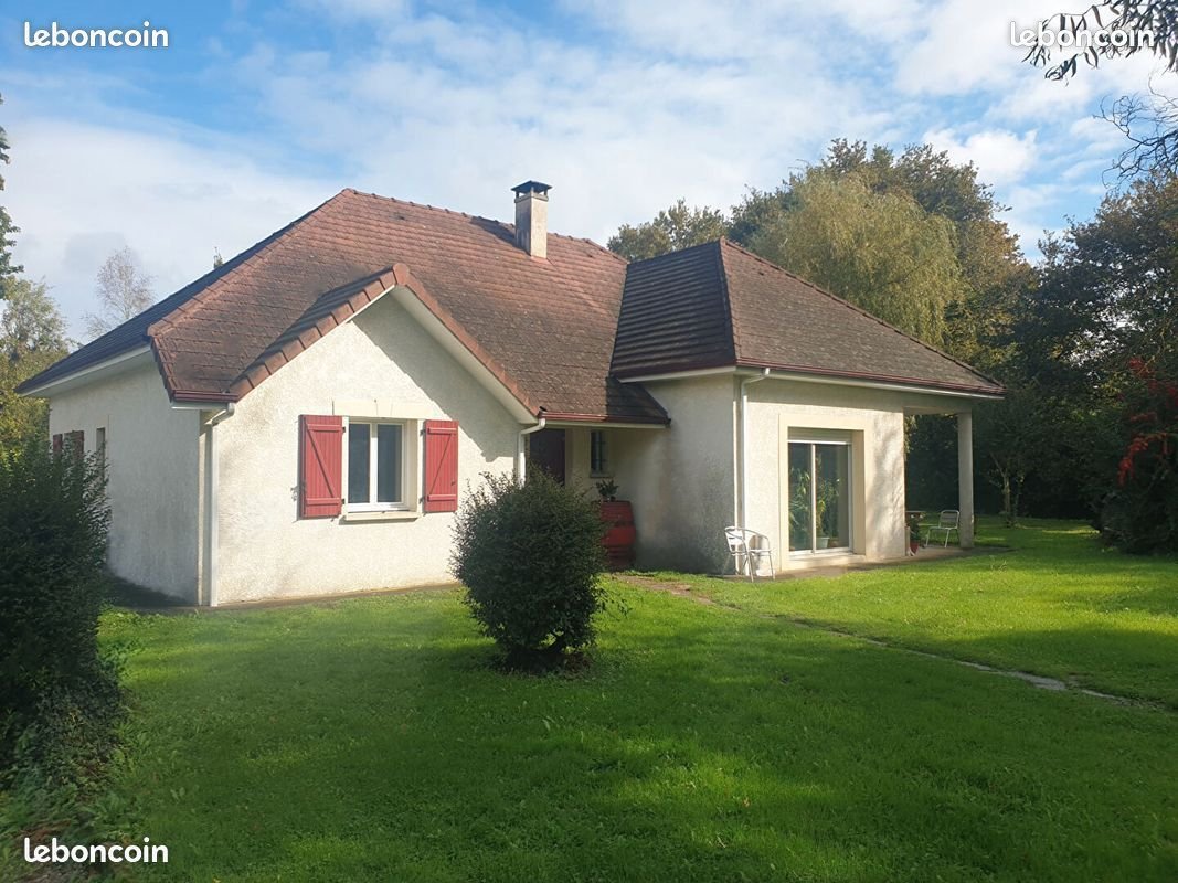 Maison à louer, 145m², Buros