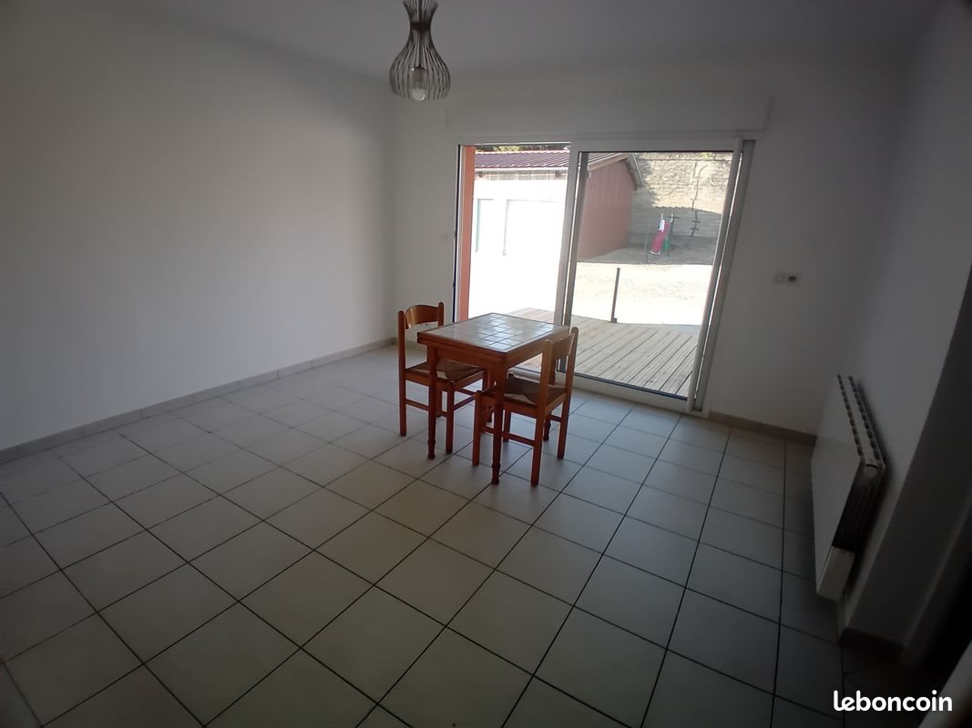 Maison à louer, 46m², Saint-Usuge