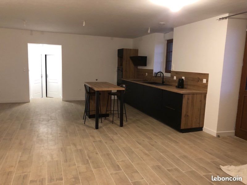 Maison à louer, 180m², Loyat