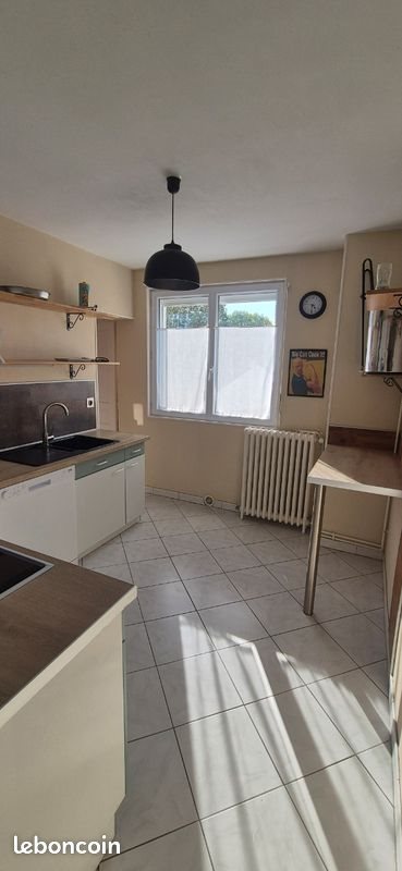 Appartement à louer, 75m², Rochefort