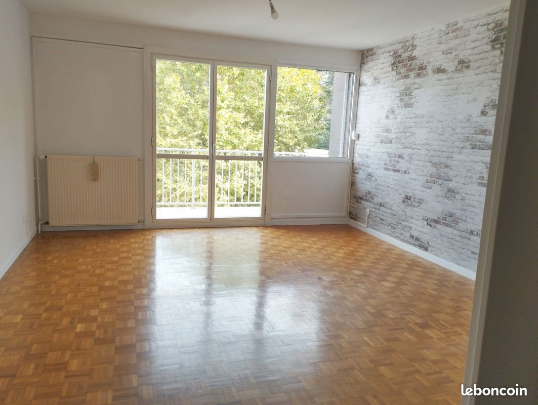 Appartement à louer, 70m², Sathonay-Camp