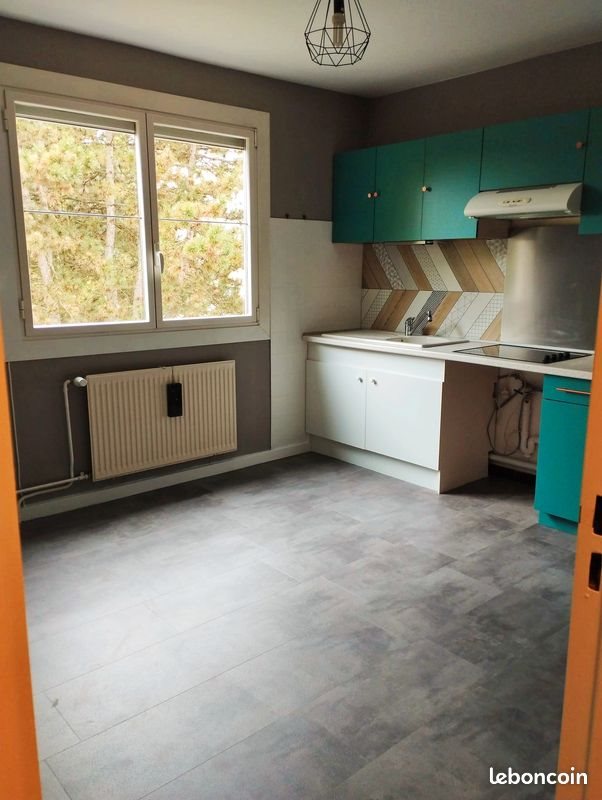 Appartement à louer, 70m², Sathonay-Camp