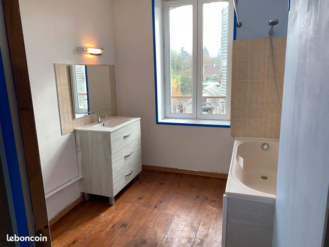 Appartement à louer, 70m², Guérigny