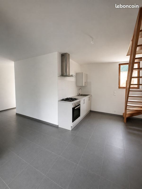 Maison à louer, 70m², Ribemont
