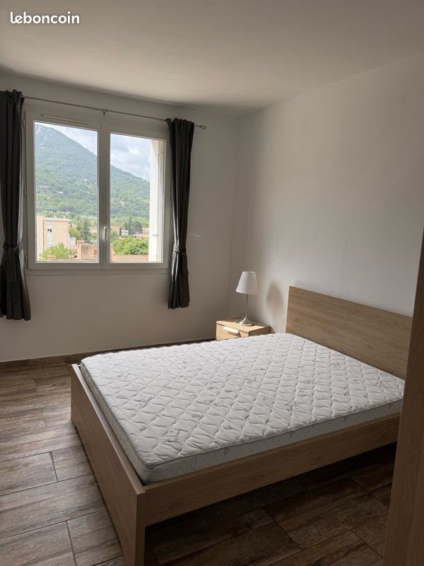 Appartement à louer, 71m², Nyons