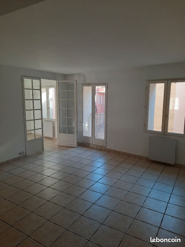 Maison à louer, 3m², Cuers