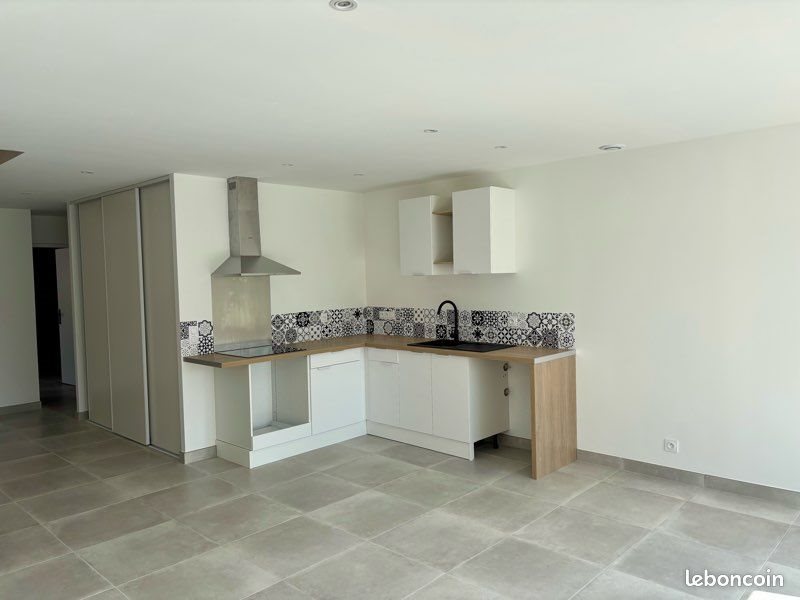 Maison à louer, 110m², Lens-Lestang