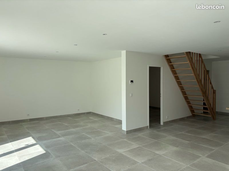 Maison à louer, 110m², Lens-Lestang
