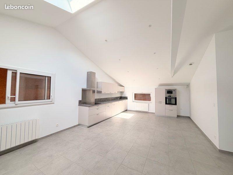 Appartement à louer, 100m², Villechenève