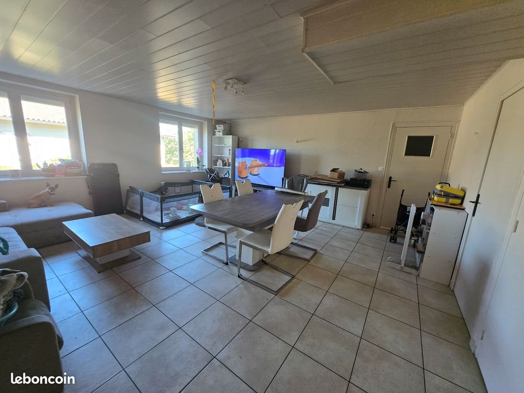 Appartement à louer, 89m², Condeissiat