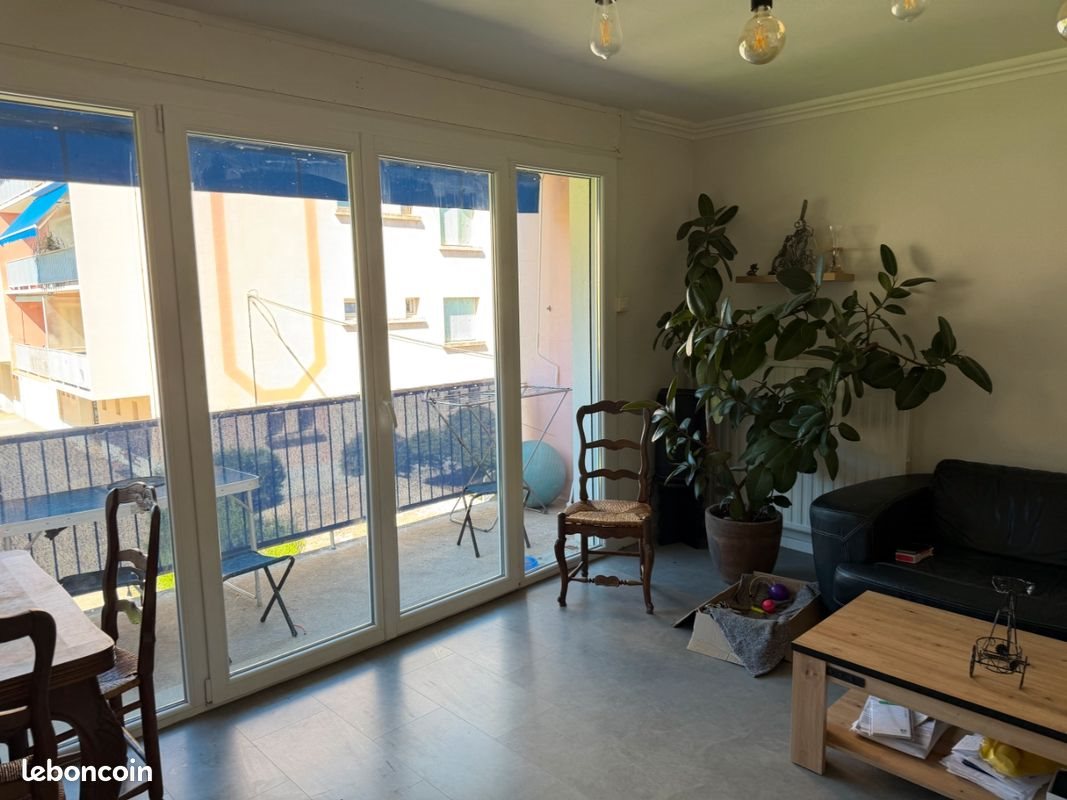 Appartement à louer, 92m², Laragne-Montéglin