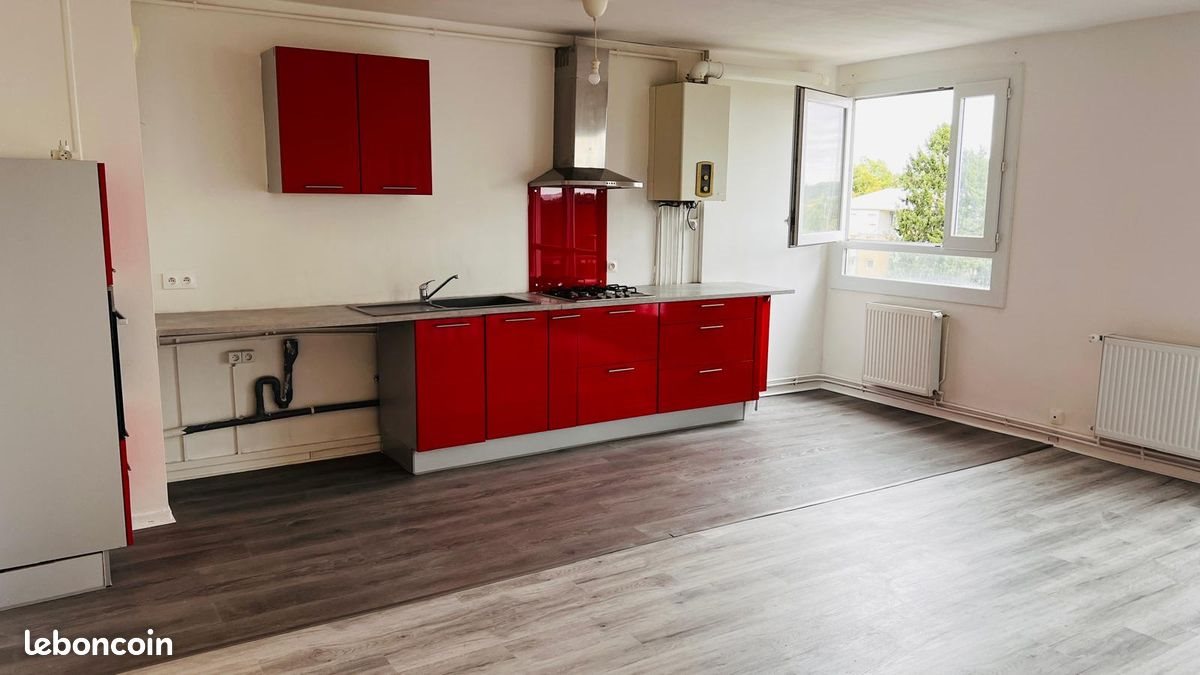 Appartement à louer, 75m², Fougères