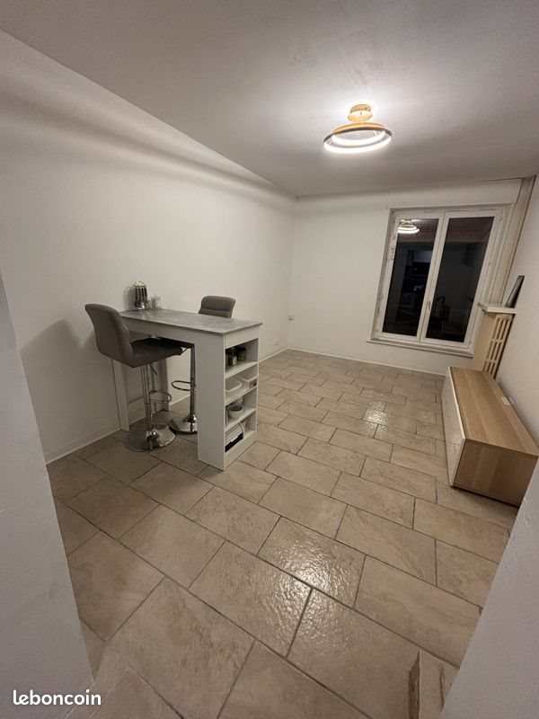 Appartement à louer, 40m², Carignan