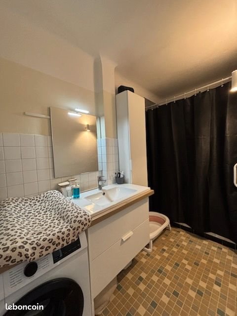 Appartement à louer, 60m², Salernes