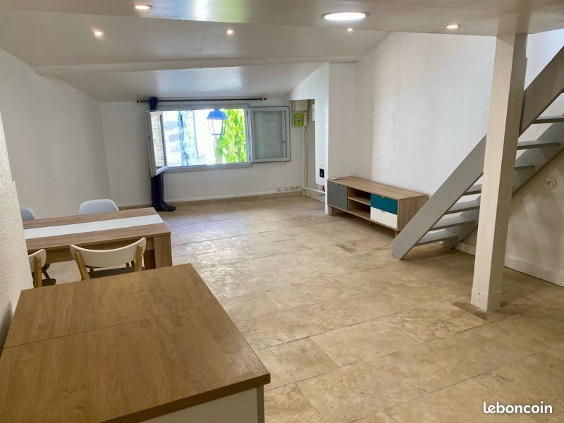 Appartement à louer, 45m², Arpaillargues-et-Aureillac