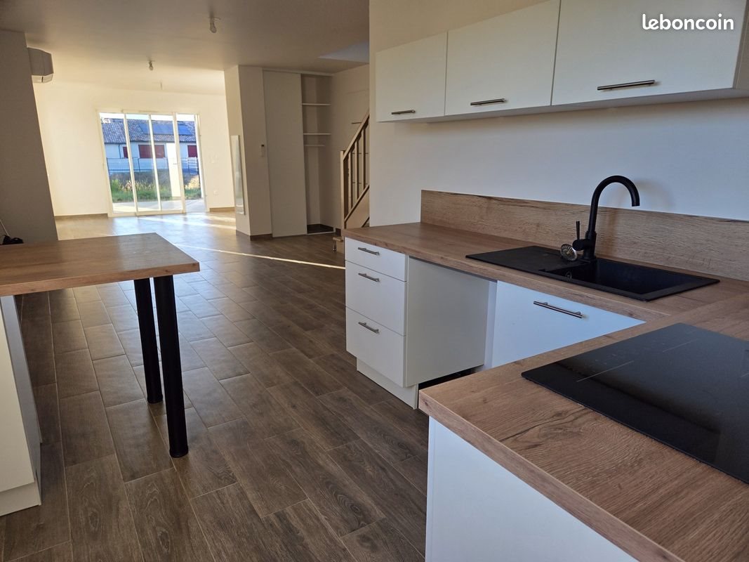 Maison à louer, 106m², Montbartier
