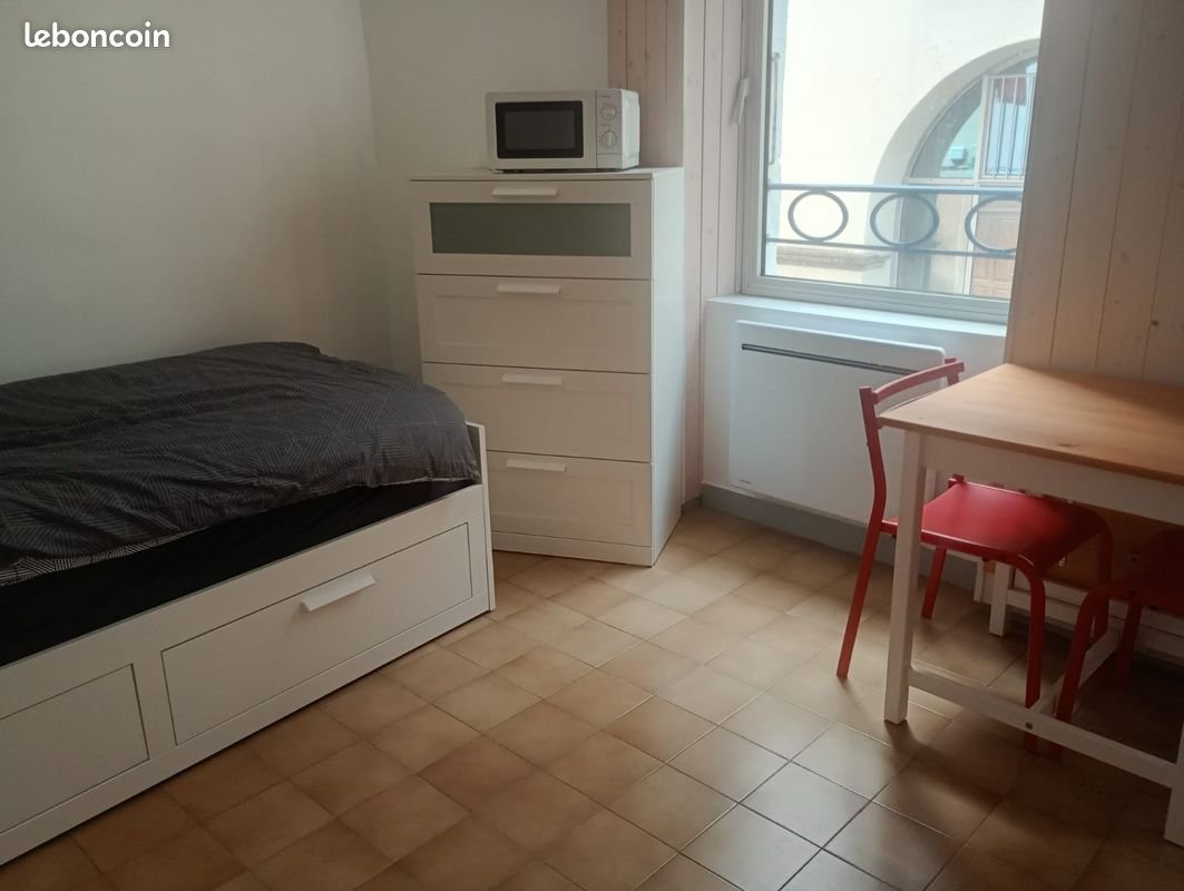 Appartement à louer, 15m², Aubenas