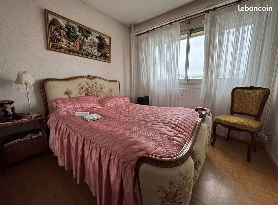 Appartement à louer, 84m², Vénissieux