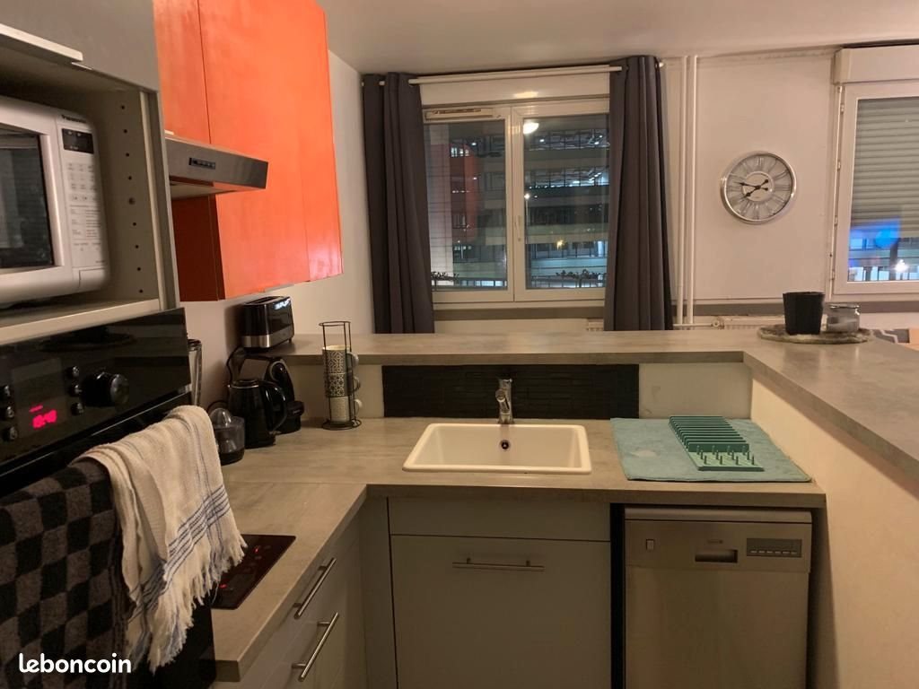 Appartement à louer, 45m², Courbevoie