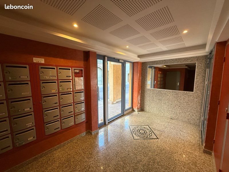 Appartement à louer, 36m², La Roquebrussanne