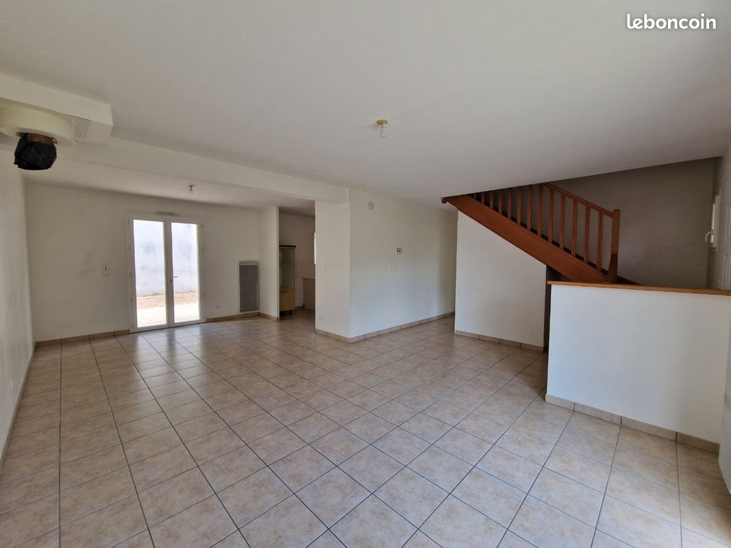 Maison à louer, 138m², Noizay