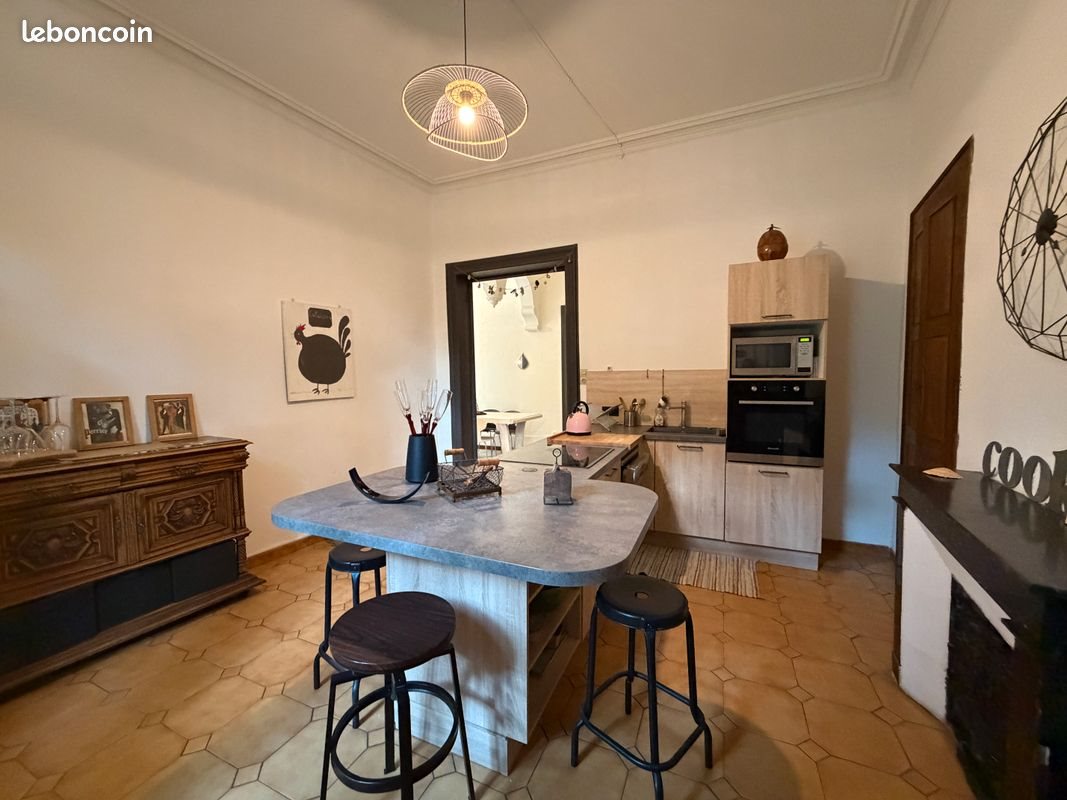 Maison à louer, 160m², Calvisson