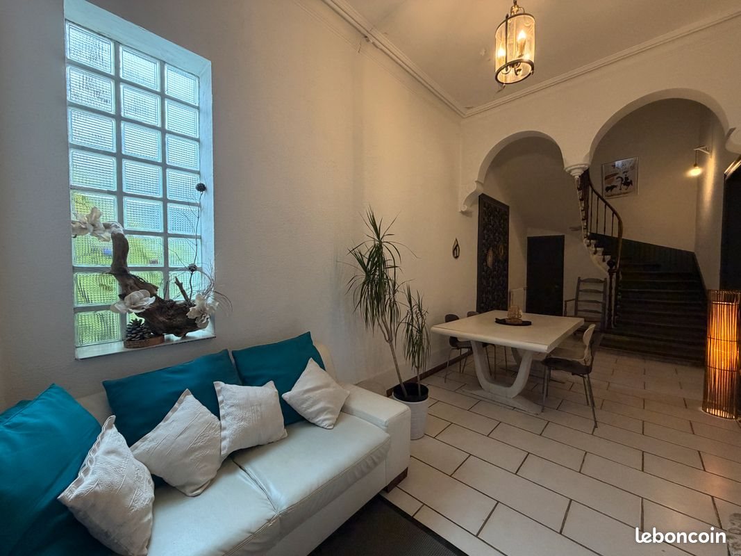 Maison à louer, 160m², Calvisson