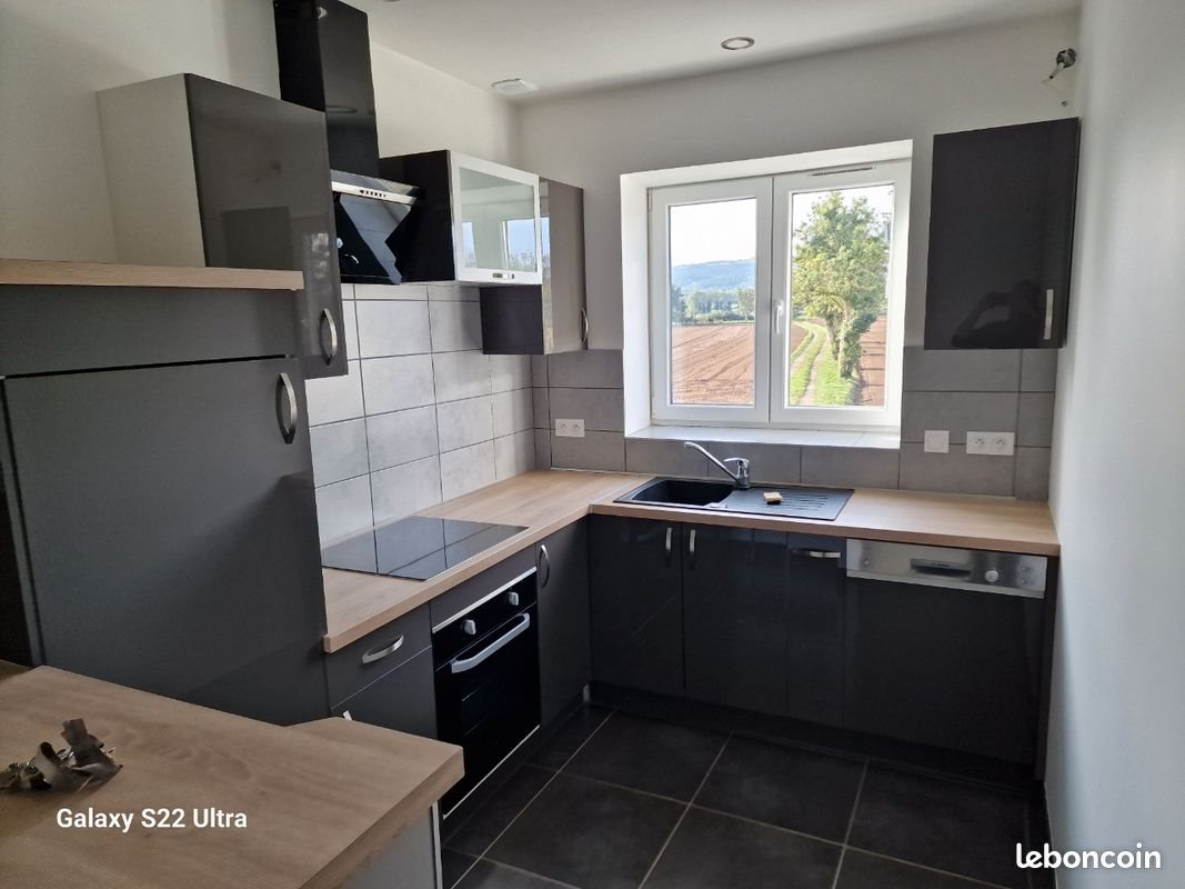 Appartement à louer, 35m², Brézins