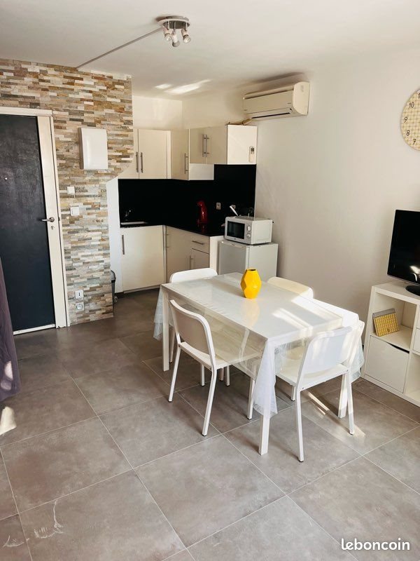 Appartement à louer, 25m², Cassis