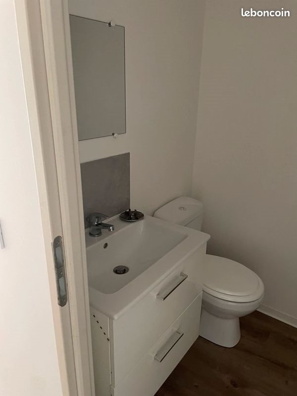 Appartement à louer, 22m², La Roquebrussanne