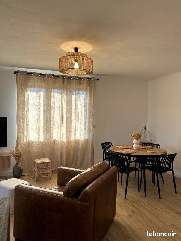 Maison à louer, 70m², Cadenet
