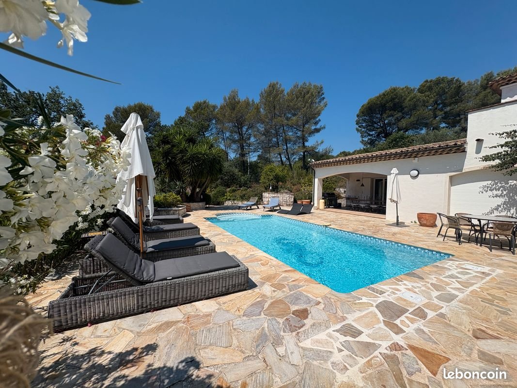 Maison à louer, 200m², Tourrettes-sur-Loup