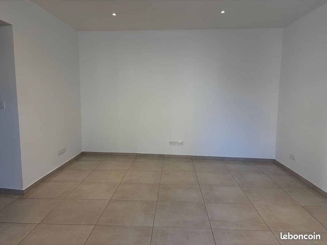 Maison à louer, 90m², Sorgues
