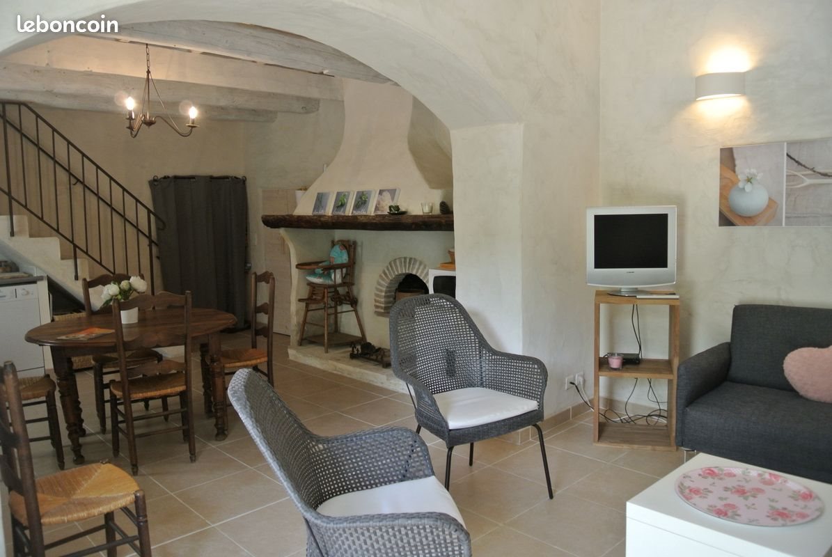 Maison à louer, 70m², Combas