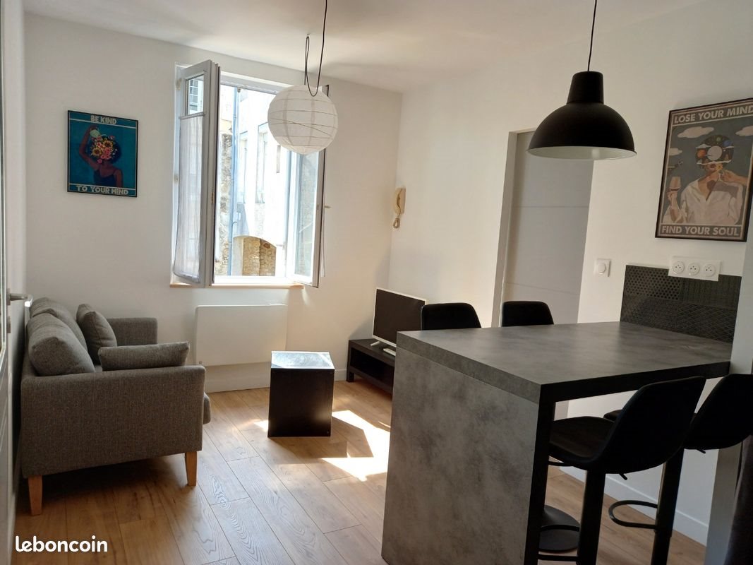 Appartement à louer, 27m², Rochefort