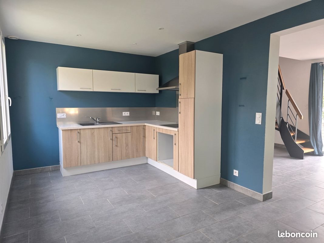 Maison à louer, 81m², Isigny-le-Buat