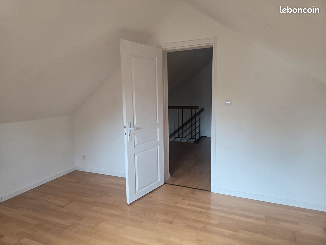 Maison à louer, 81m², Isigny-le-Buat